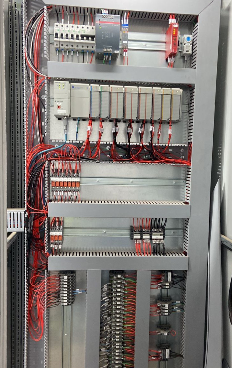 Painéis de Automação com CLPs